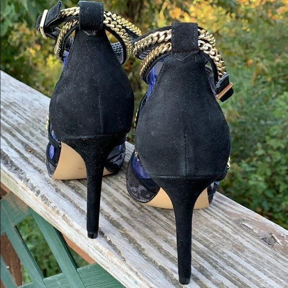 Guess Heels Sz 7  - Picture 3 of 6